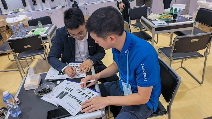 Liliwise Bimoetric Password Lock Tuyawifi Huellas Dactilares Electric Digital Cerradura Electronica Inteligente inteligentne zamki drzwi 32